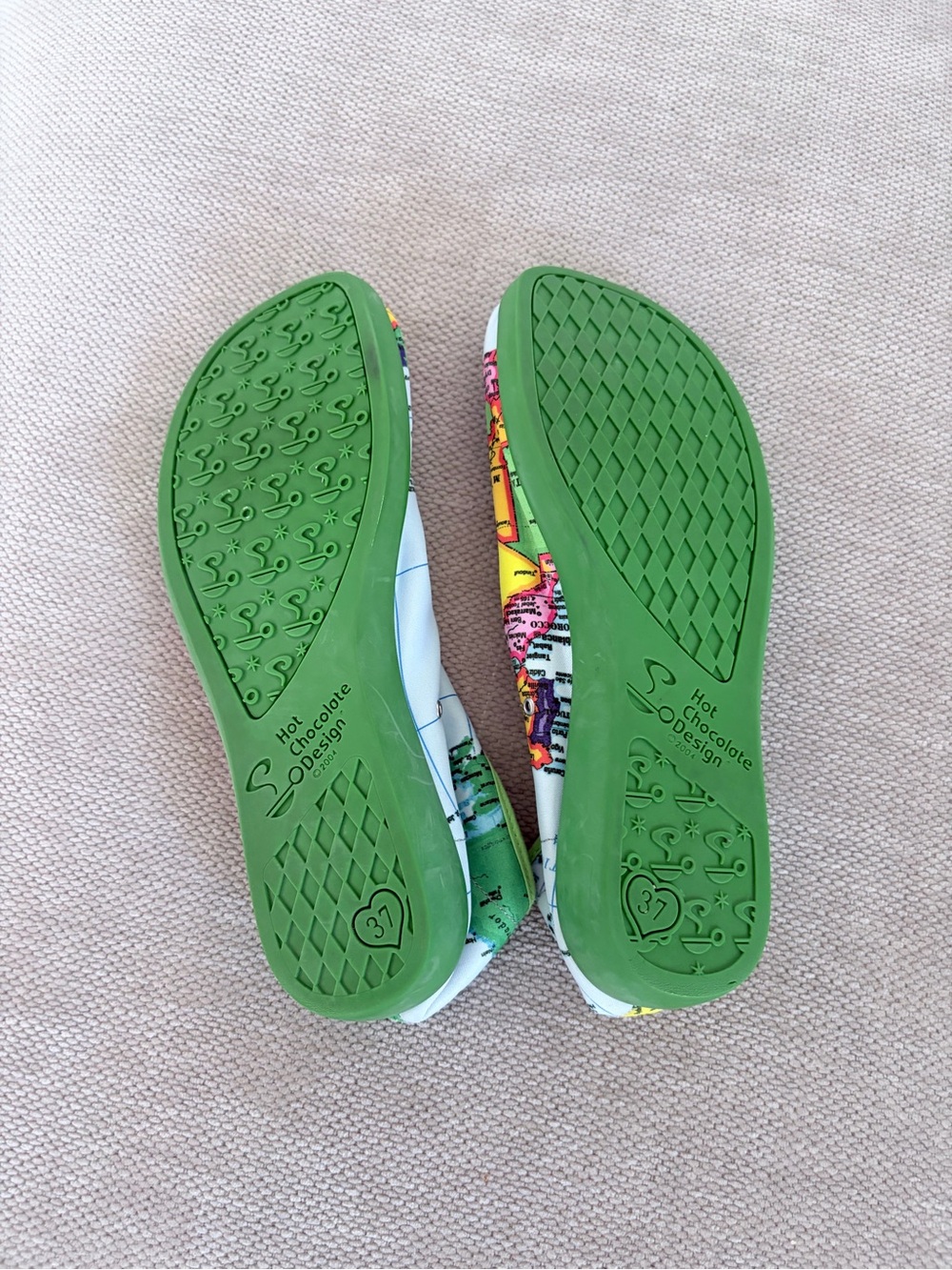 Hot chocolates chocolaticas Mary Jane Shoes in Bright Map Print - Green size 6.5 - Picture 5 of 6